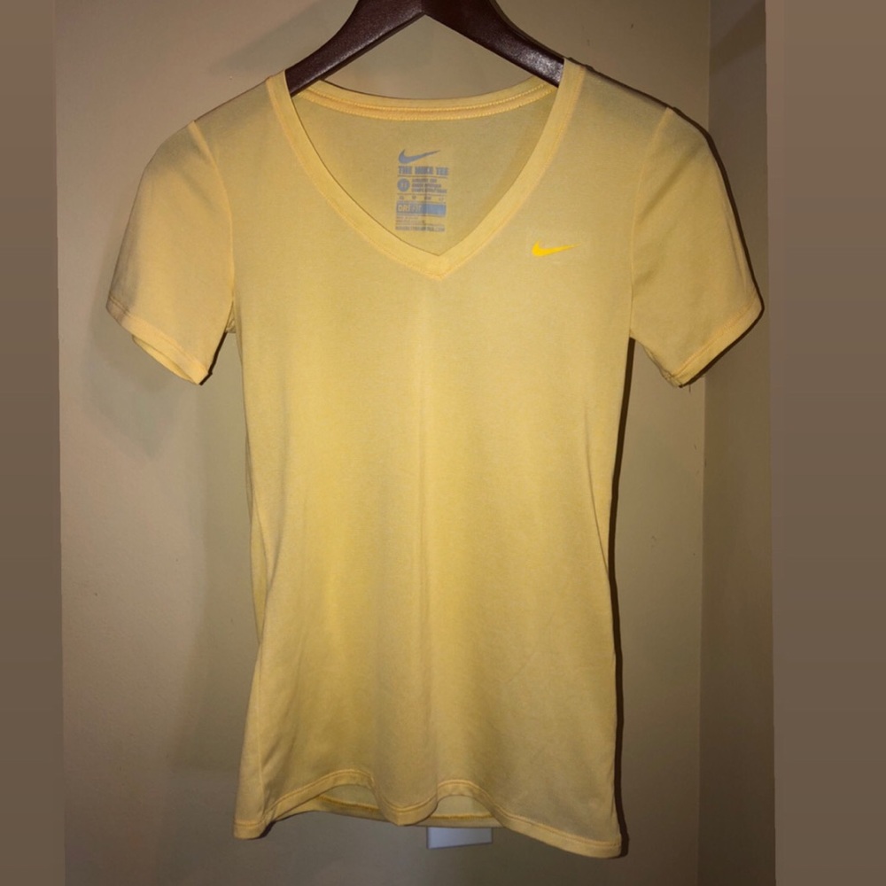 Nike top